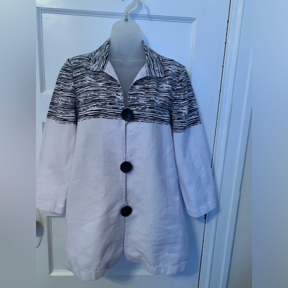 Chico's White Coatigan with Black Striped Yoke and Collar